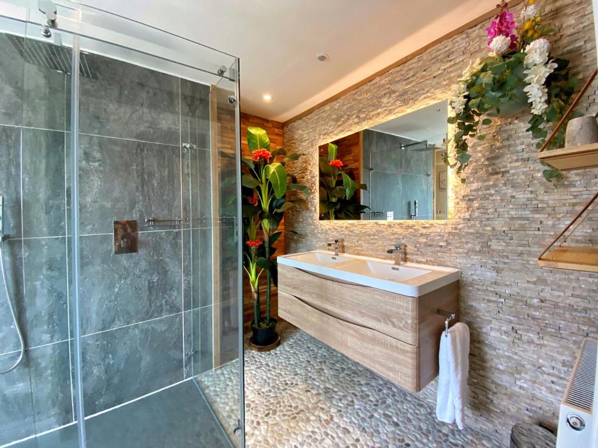 Hambrook House Canterbury - New Luxury Guest House With Espa Spa Complex Экстерьер фото
